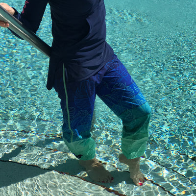 Women's Modest Loose Swimwear Pants - Under water view carribbean Lakuna Style